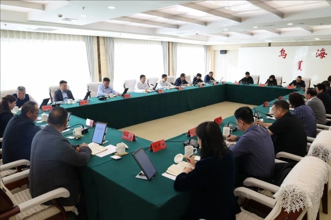 市委召开老干部、党外人士、企业家座谈会 周金星主持 齐海斌李春晓出席