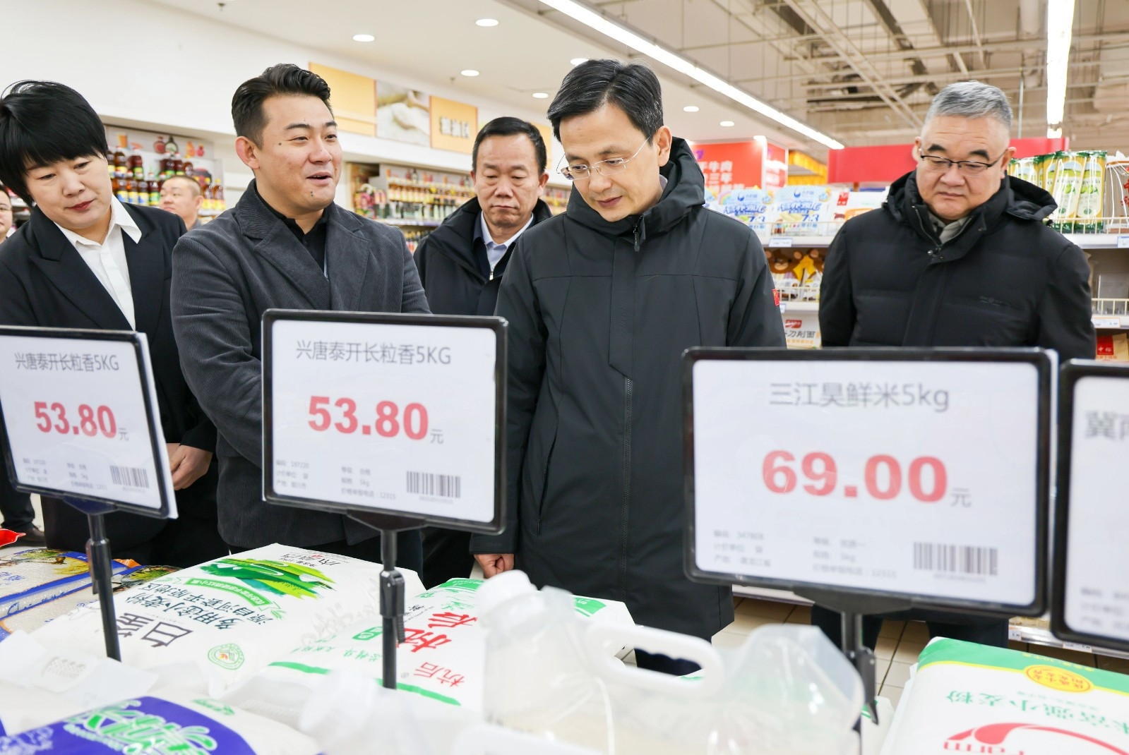 周金星检查安全生产和市场保供工作