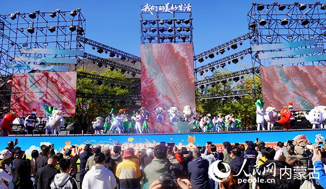 2026呼和浩特烧麦美食大会启动现场。实习生 赵爽摄